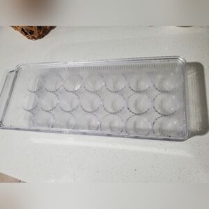 Egg Holder with Cover/ Hold 21 eggs